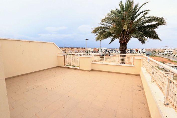 Image No.19-4 Bed Semi-Detached for sale