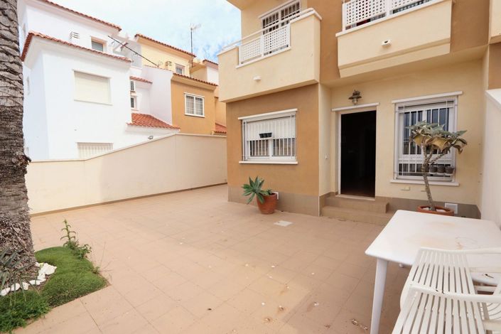 Image No.21-4 Bed Semi-Detached for sale