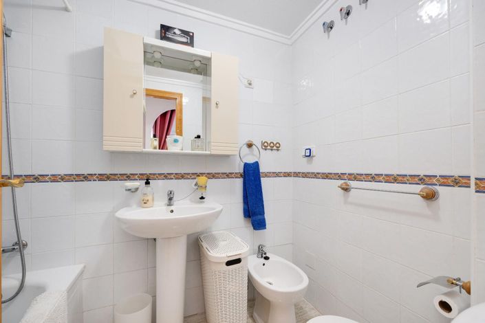 Image No.19-3 Bed Property for sale