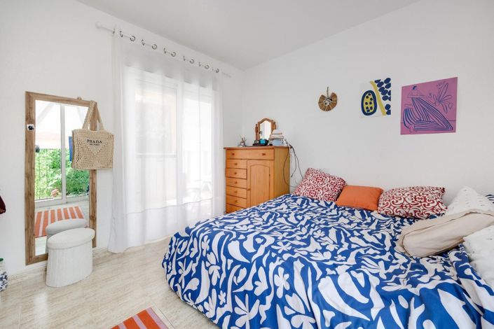 Image No.29-3 Bed Property for sale