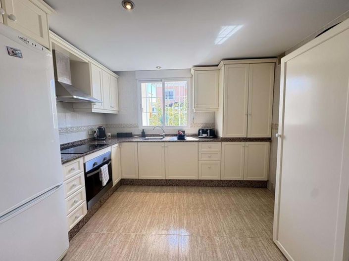 Image No.18-2 Bed Apartment for sale