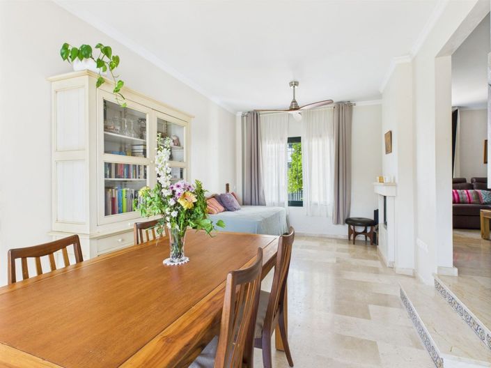 Image No.18-3 Bed Semi-Detached for sale