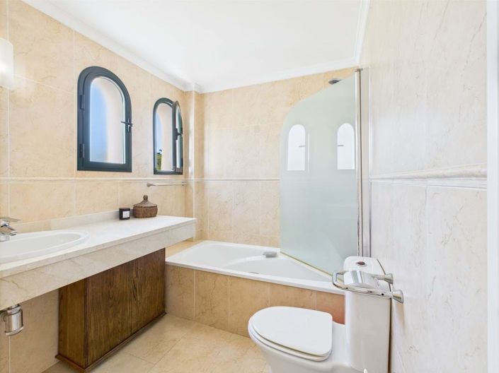 Image No.52-3 Bed Semi-Detached for sale