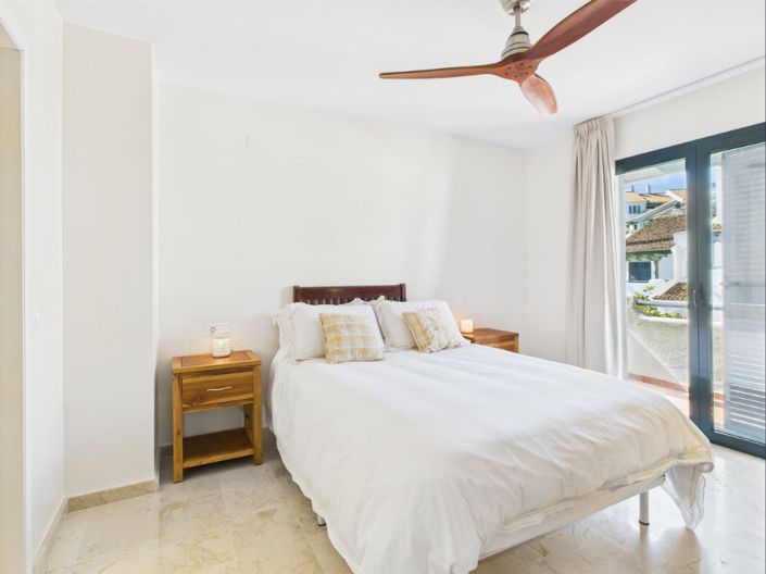 Image No.53-3 Bed Semi-Detached for sale