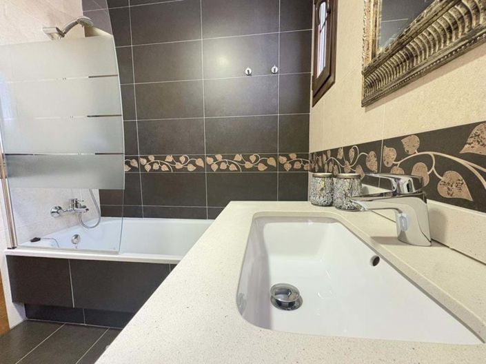 Image No.13-3 Bed Villa for sale