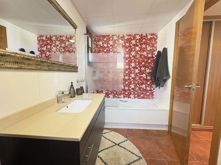 Image No.49-3 Bed Villa for sale