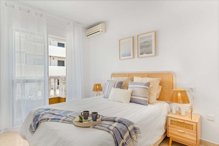 Image No.11-2 Bed Townhouse for sale