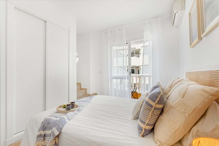 Image No.12-2 Bed Townhouse for sale