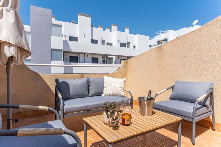 Image No.20-2 Bed Townhouse for sale