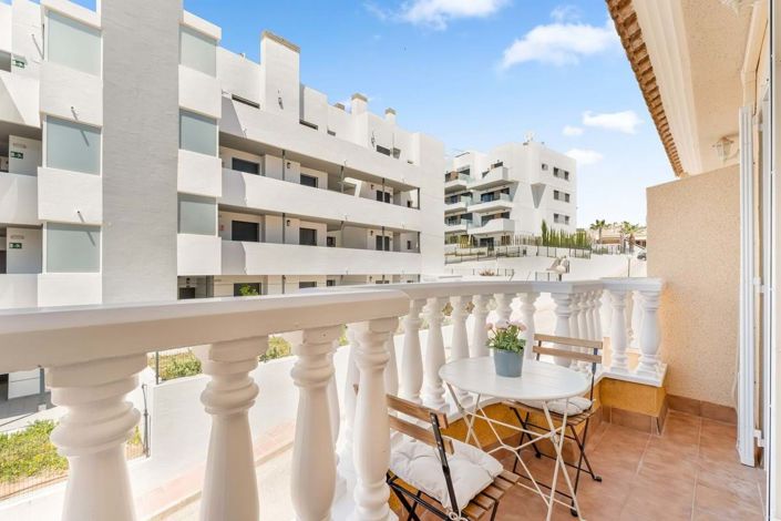 Image No.28-2 Bed Townhouse for sale