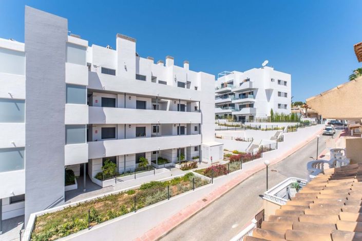 Image No.32-2 Bed Townhouse for sale