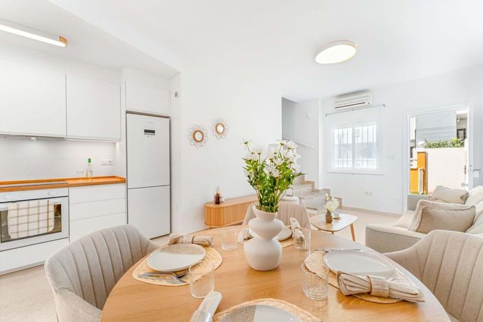 Image No.7-2 Bed Townhouse for sale