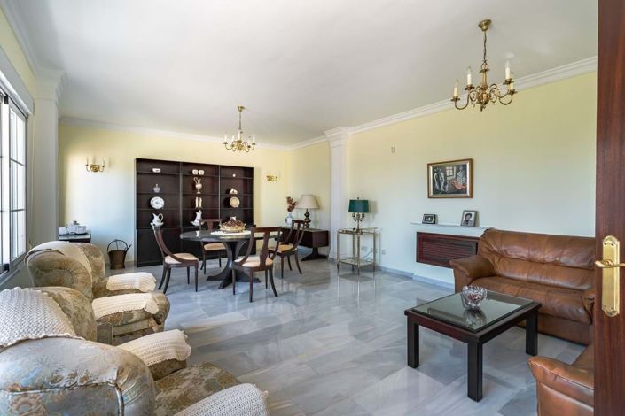 Image No.10-5 Bed Villa for sale