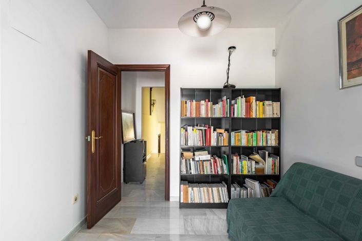 Image No.14-5 Bed Villa for sale