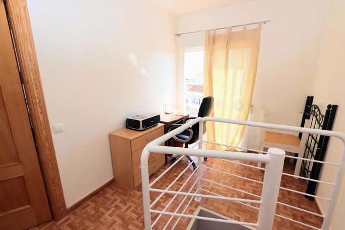 Image No.13-4 Bed Townhouse for sale