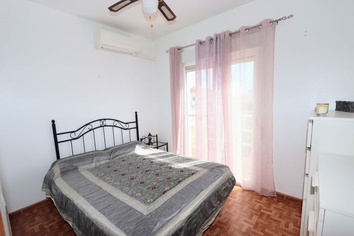 Image No.14-4 Bed Townhouse for sale