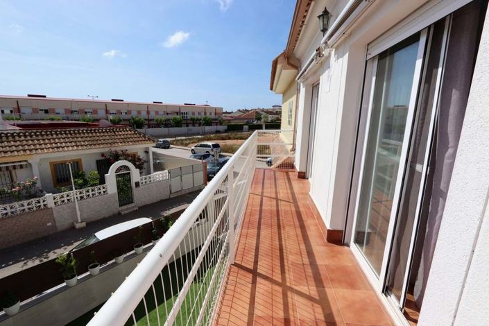 Image No.15-4 Bed Townhouse for sale