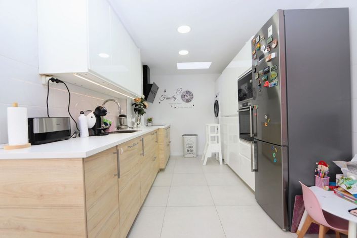 Image No.7-4 Bed Townhouse for sale