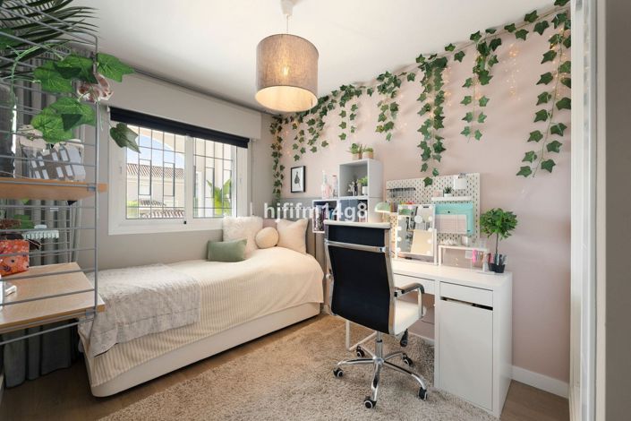 Image No.13-3 Bed Townhouse for sale