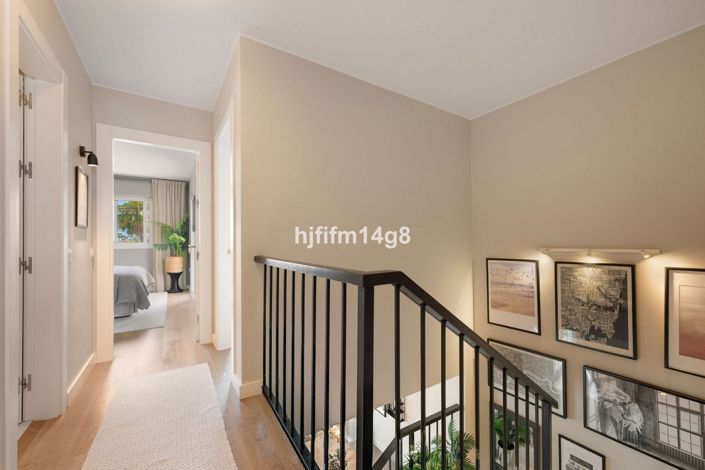 Image No.18-3 Bed Townhouse for sale