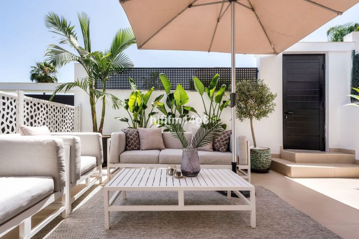 Image No.19-3 Bed Townhouse for sale