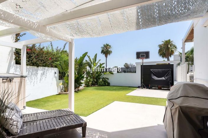 Image No.20-3 Bed Townhouse for sale