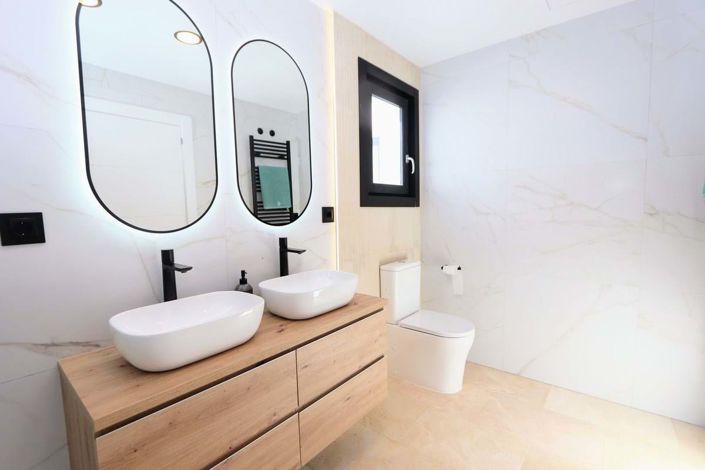 Image No.26-3 Bed Villa for sale