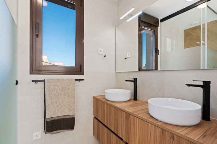 Image No.18-2 Bed Villa for sale