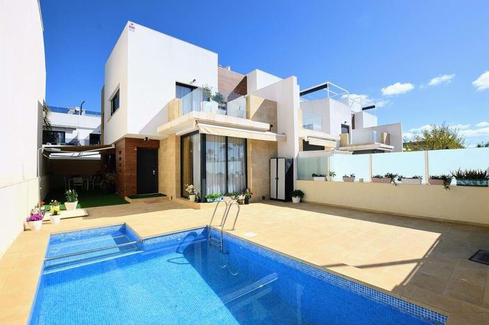 Image No.1-3 Bed Villa for sale