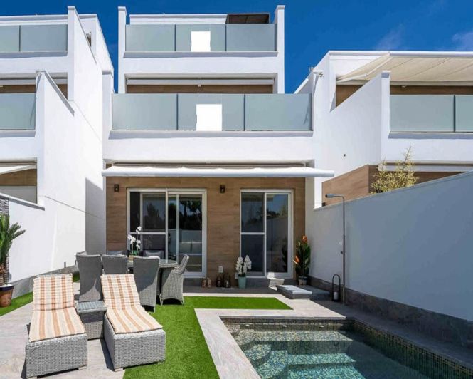 Image No.8-4 Bed Villa for sale