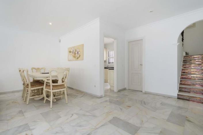 Image No.14-3 Bed Townhouse for sale