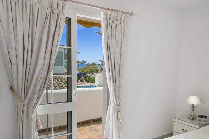 Image No.23-3 Bed Townhouse for sale