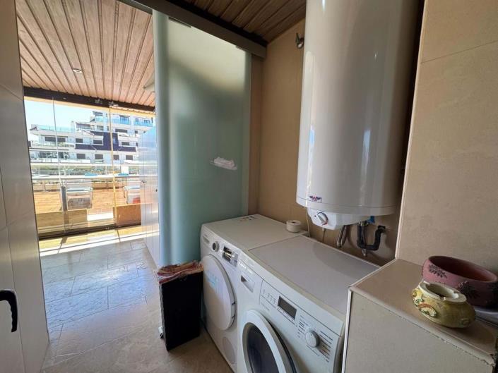 Image No.12-3 Bed Apartment for sale