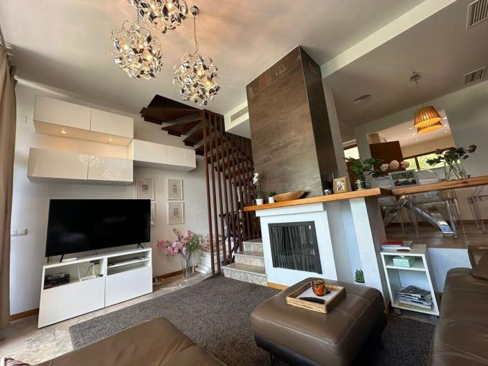 Image No.2-3 Bed Townhouse for sale