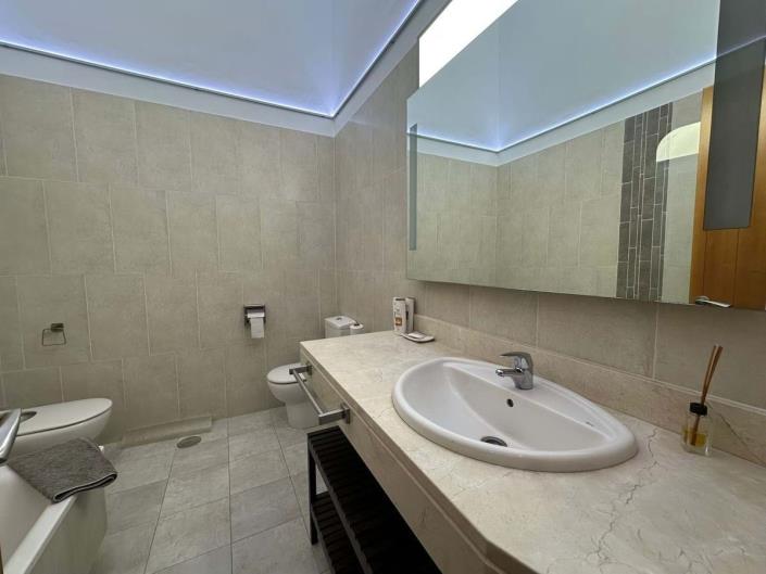 Image No.12-3 Bed Townhouse for sale