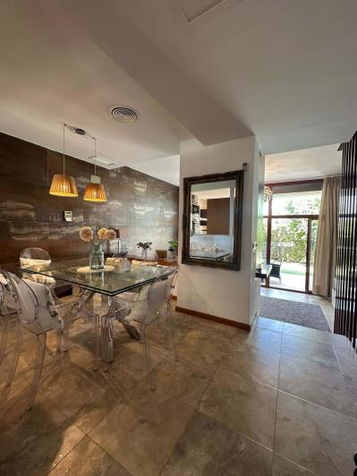 Image No.13-3 Bed Townhouse for sale