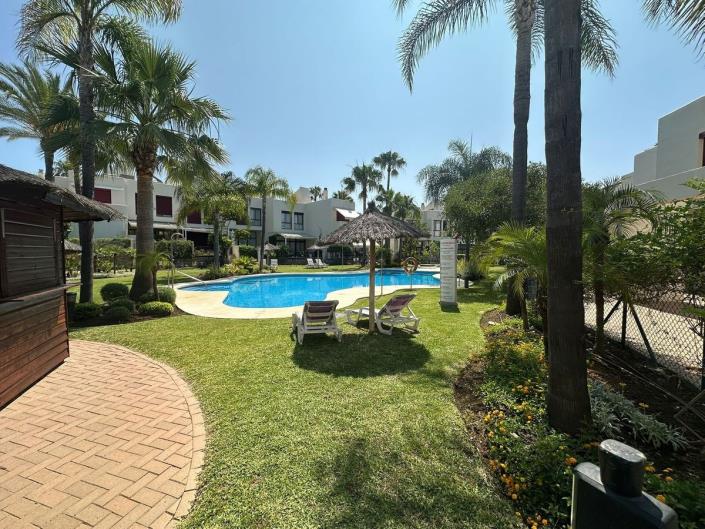 Image No.19-3 Bed Townhouse for sale