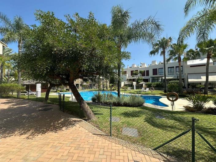 Image No.21-3 Bed Townhouse for sale