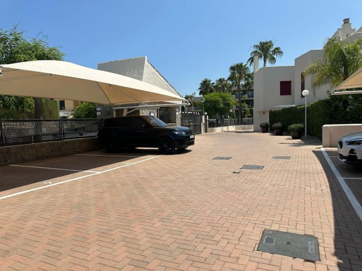 Image No.25-3 Bed Townhouse for sale