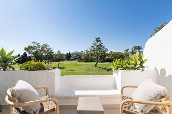 Image No.21-3 Bed Townhouse for sale