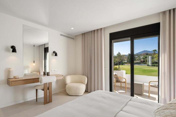 Image No.26-3 Bed Townhouse for sale