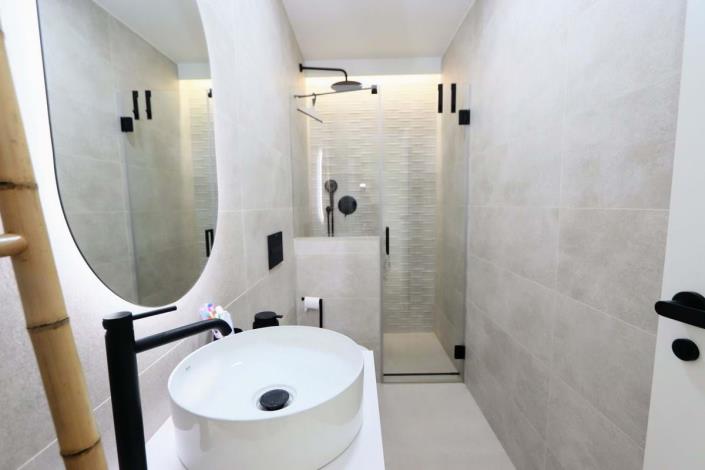 Image No.18-3 Bed Apartment for sale