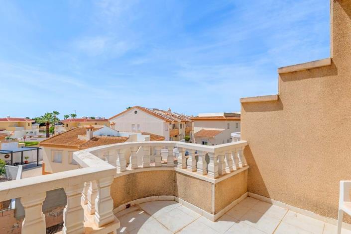 Image No.19-2 Bed Townhouse for sale