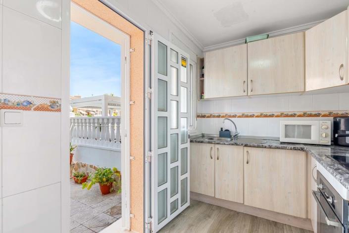 Image No.11-2 Bed Townhouse for sale