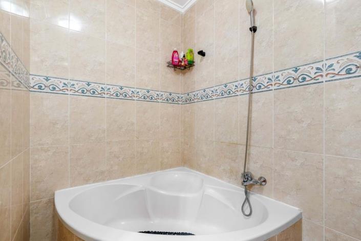 Image No.16-2 Bed Townhouse for sale