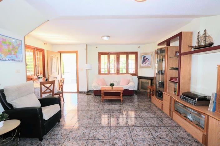 Image No.6-4 Bed Semi-Detached for sale