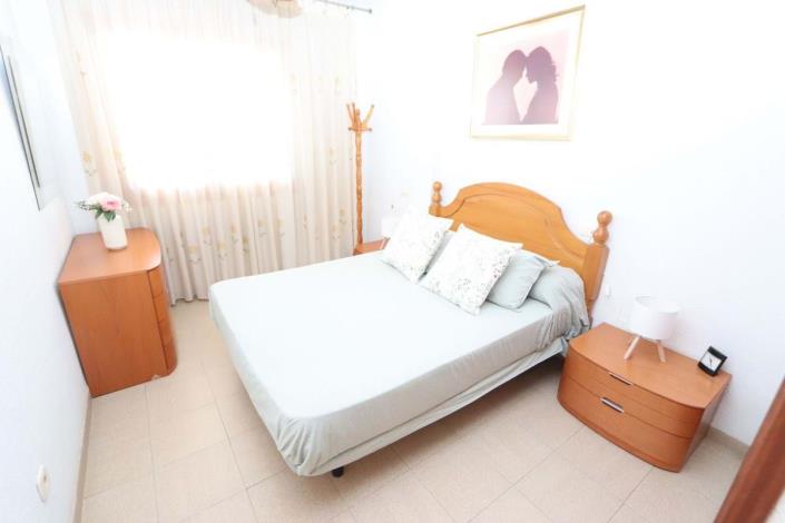 Image No.14-4 Bed Semi-Detached for sale