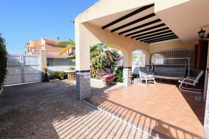 Image No.16-4 Bed Semi-Detached for sale