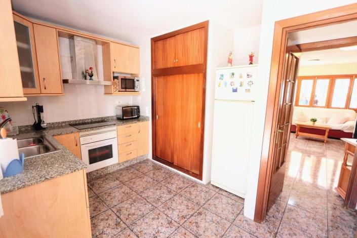 Image No.24-4 Bed Semi-Detached for sale