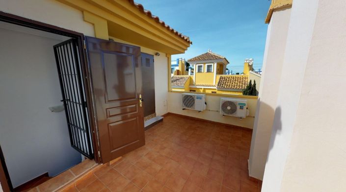 Image No.14-2 Bed Townhouse for sale